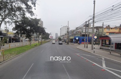 Se vende casa en la Avenida Canadá, La Victoria