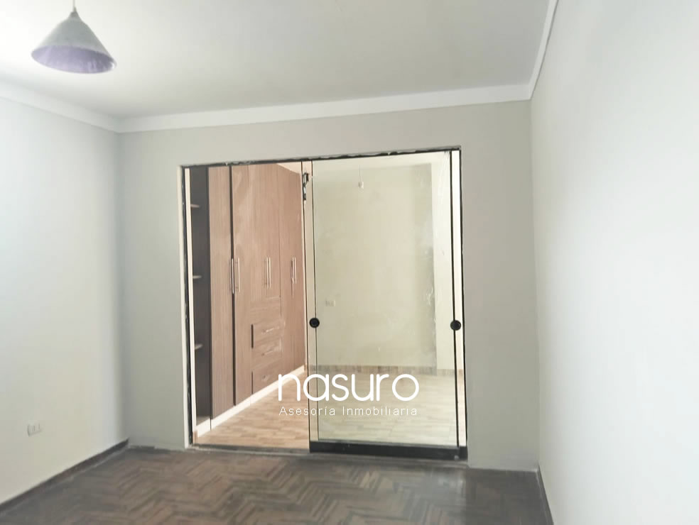 Se vende casa de 3 pisos en Zarate