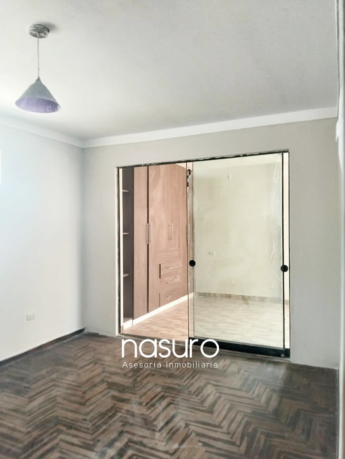 Se vende casa de 3 pisos en Zarate