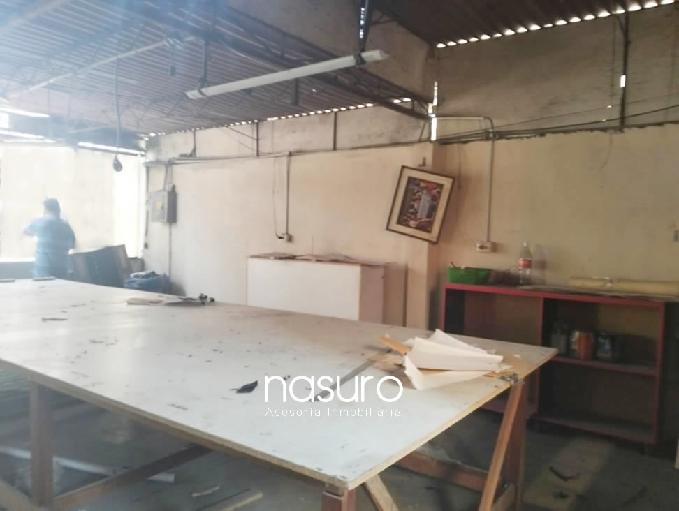 Se vende casa de 3 pisos en Zarate