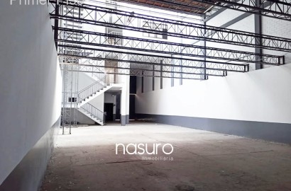 Se vende terreno muy cerca del Emporio Comercial de Gamarra