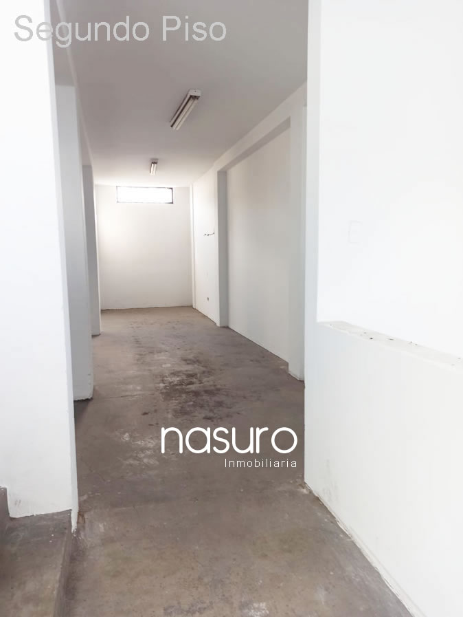 Se vende terreno muy cerca del Emporio Comercial de Gamarra