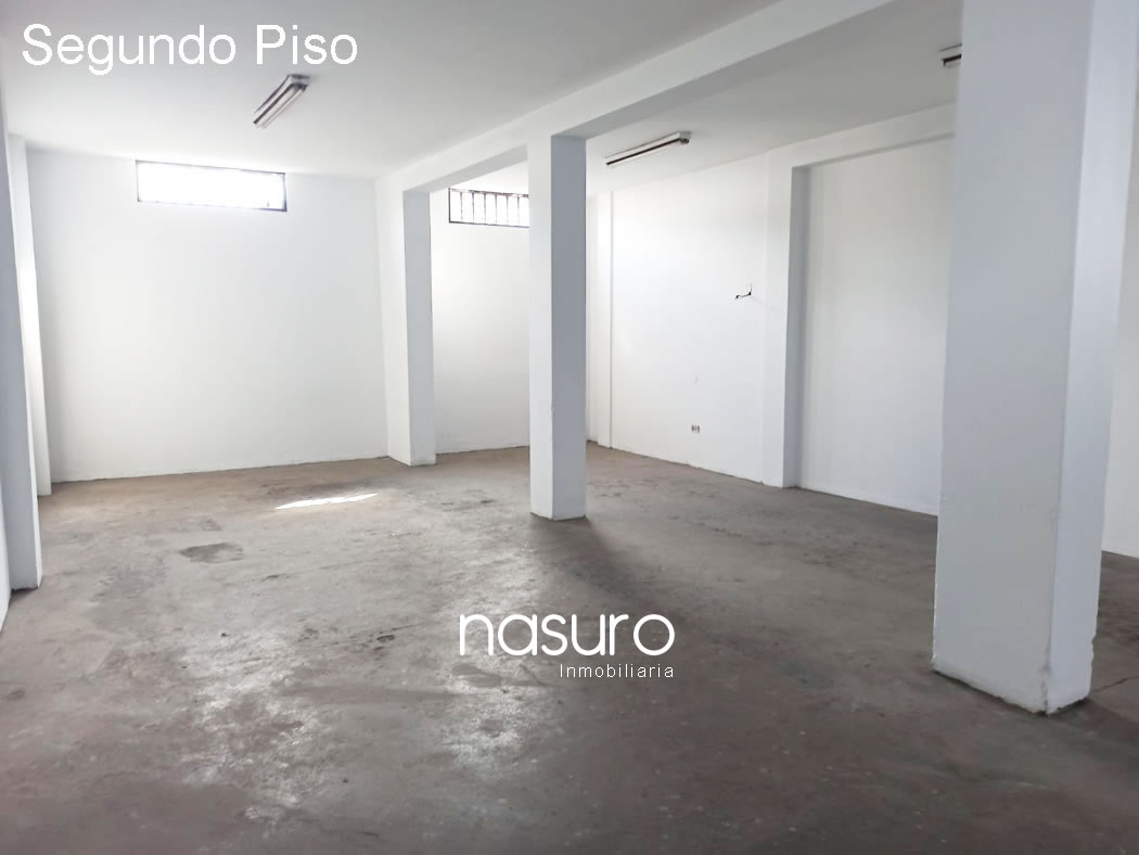 Se vende terreno muy cerca del Emporio Comercial de Gamarra