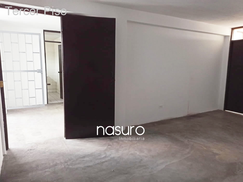 Se vende terreno muy cerca del Emporio Comercial de Gamarra