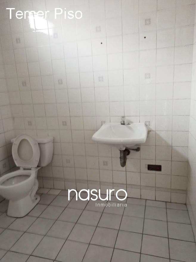 Se vende terreno muy cerca del Emporio Comercial de Gamarra