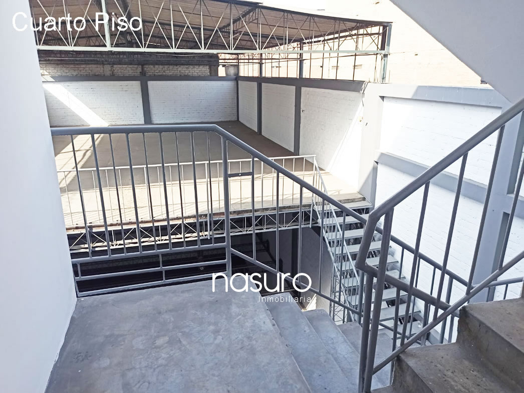 Se vende terreno muy cerca del Emporio Comercial de Gamarra