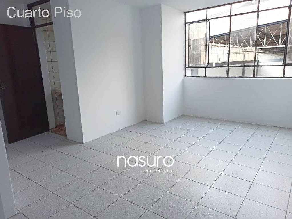 Se vende terreno muy cerca del Emporio Comercial de Gamarra