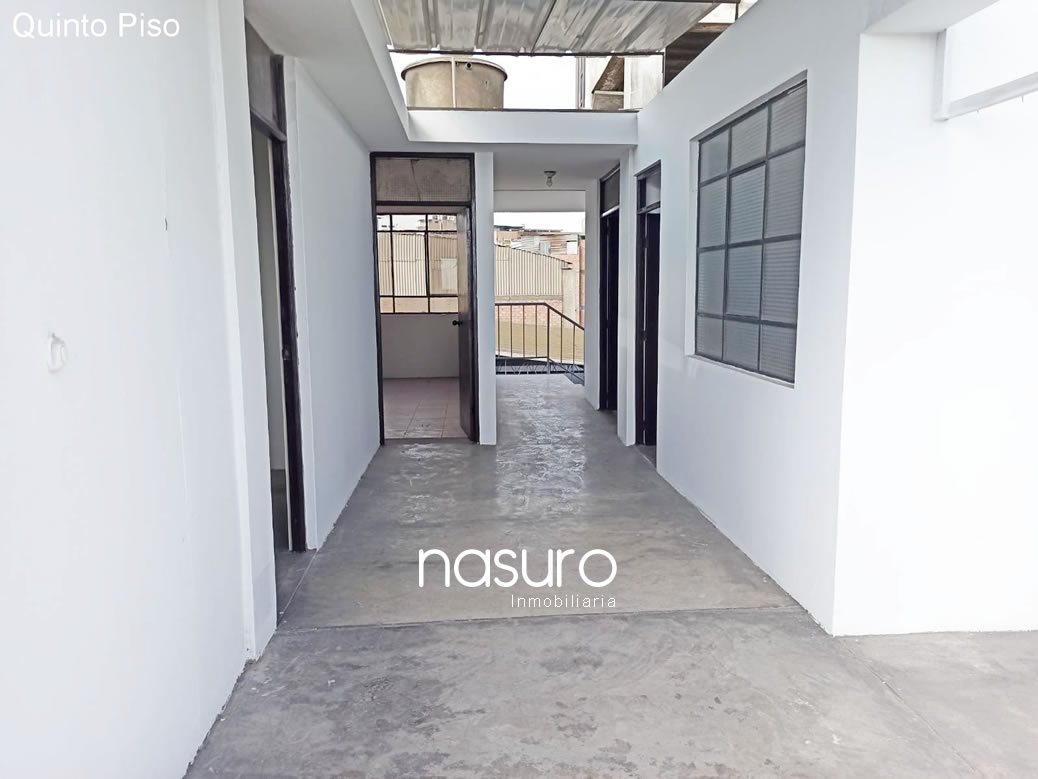 Se vende terreno muy cerca del Emporio Comercial de Gamarra