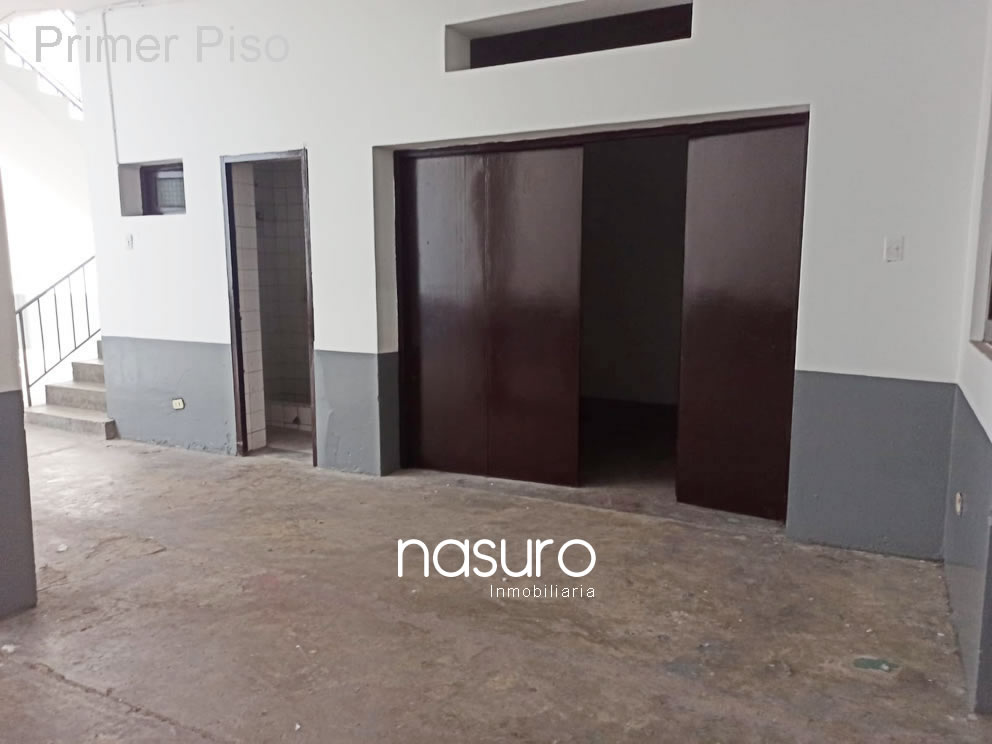 Se vende terreno muy cerca del Emporio Comercial de Gamarra