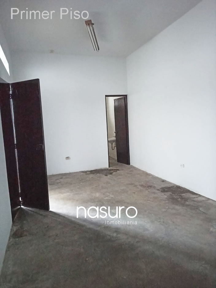 Se vende terreno muy cerca del Emporio Comercial de Gamarra