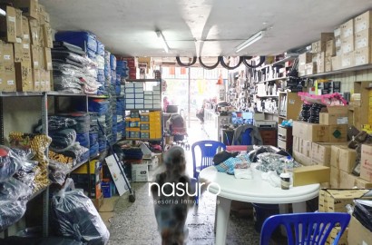 Se vende terreno en el Emporio Comercial de Gamarra